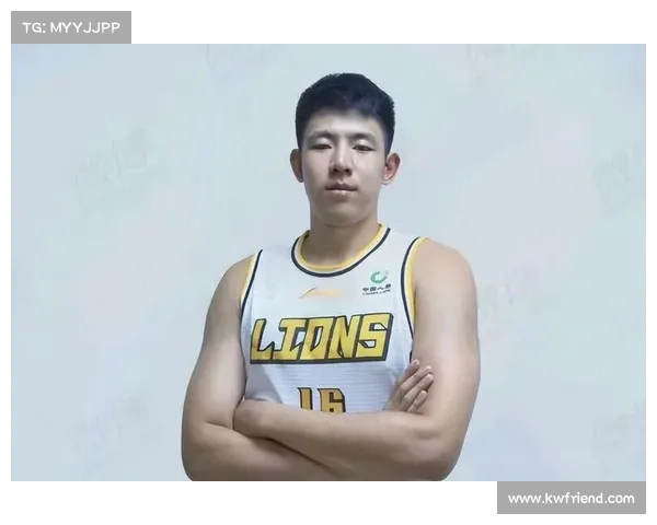 瑞士新星舍马伊利绝平球球衣拍出2万欧元善款捐赠青训中心 瑞士新星舍马伊利绝平球球衣拍出2万欧元善款捐赠青训中心